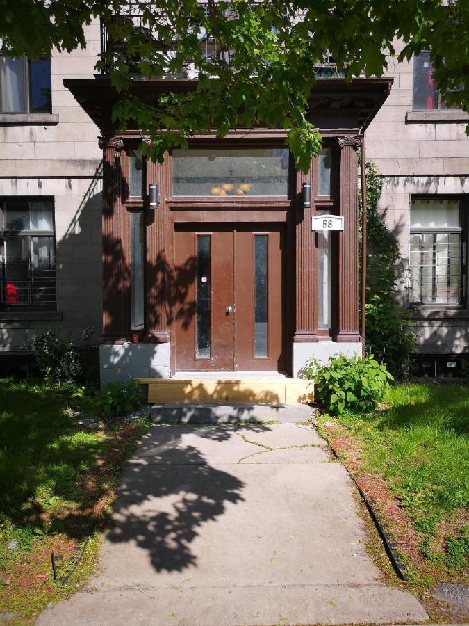 Room With King Bed In Shared 3 Bedroom Downtown Montreal Zewnętrze zdjęcie
