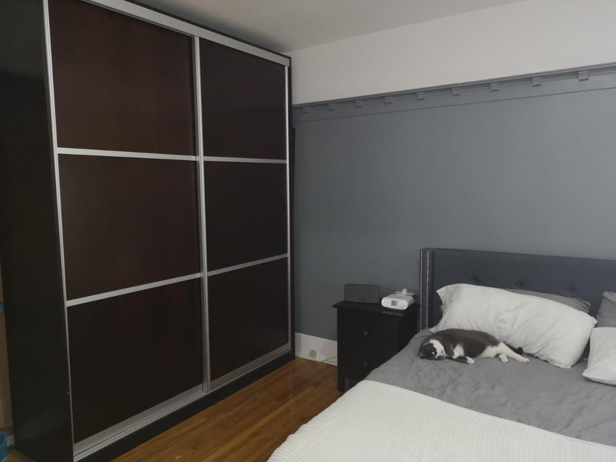 Room With King Bed In Shared 3 Bedroom Downtown Montreal Zewnętrze zdjęcie